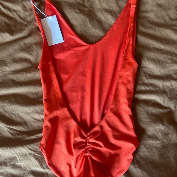 NWT Londre Minimalist - Fiesta Red - Small Long - Picture 2 of 3